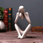 Abstract Beeldhouwwerk Van Een Denkende Figuur