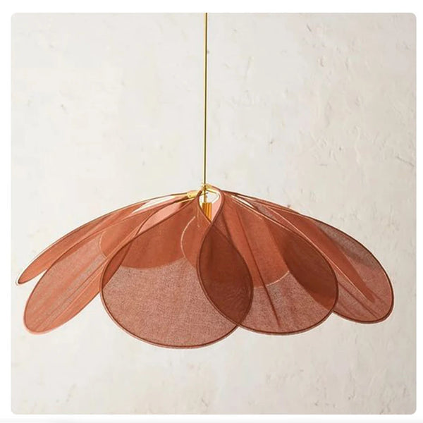 Hanglamp Met Bloemvormige Kap En Zachte Sfeergloed Voor Moderne Binnenruimtes