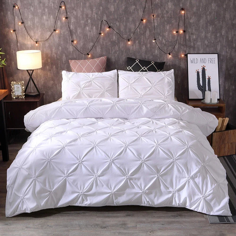 Luxe Beddengoedset Met Geplooid Design En Kussenslopen