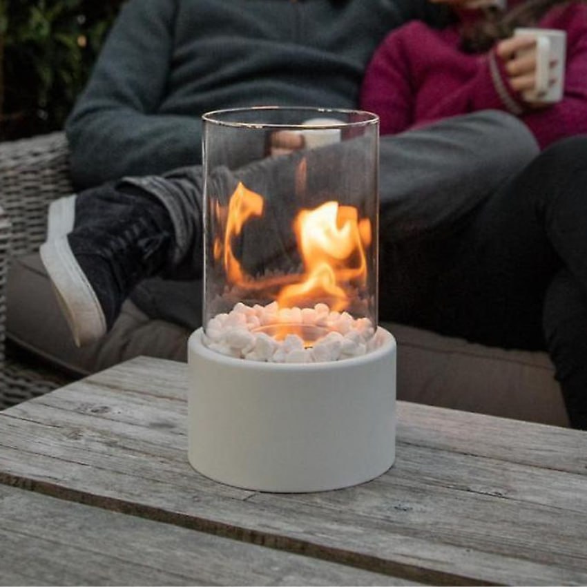 AeviaFlame – Elegant Oljelampe i Glas med Metalram til Tidløs Stemningsbelysning