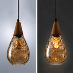 Hanglamp met Elegante Druppelvorm en Glas‑Hout Combinatie voor Tijdloze Sfeer