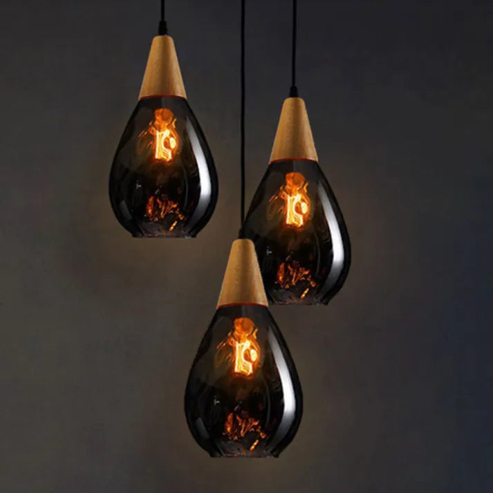 Hanglamp met Elegante Druppelvorm en Glas‑Hout Combinatie voor Tijdloze Sfeer