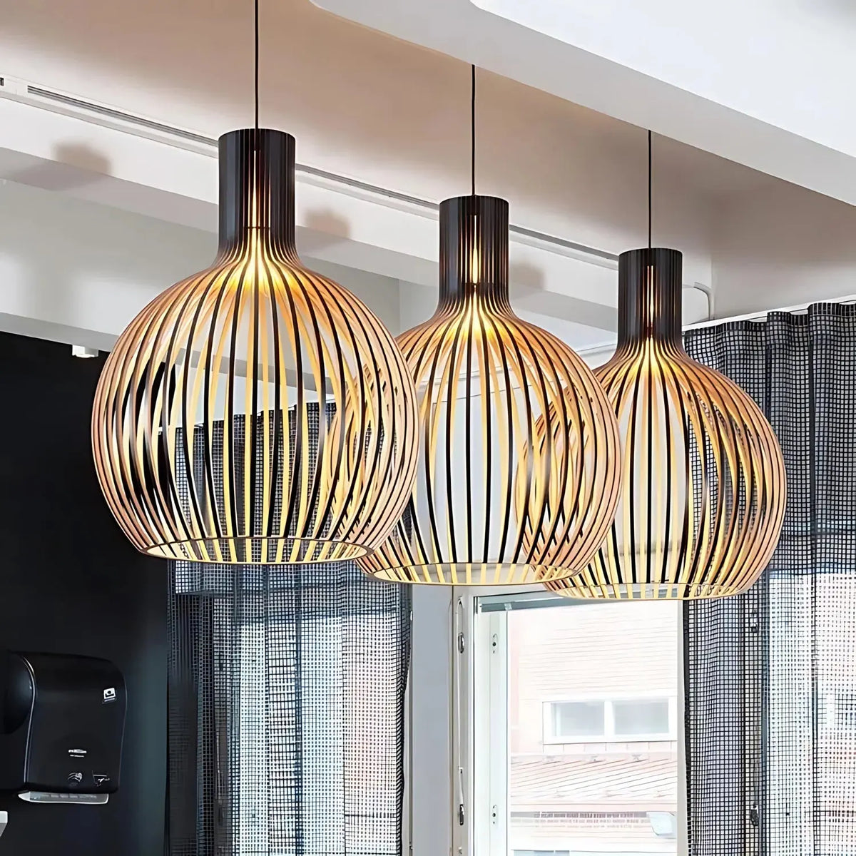 Scandinavische Houten Hanglamp met Minimalistische Vorm