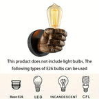 Handvormige wandlamp van hars met industriële E26-fitting