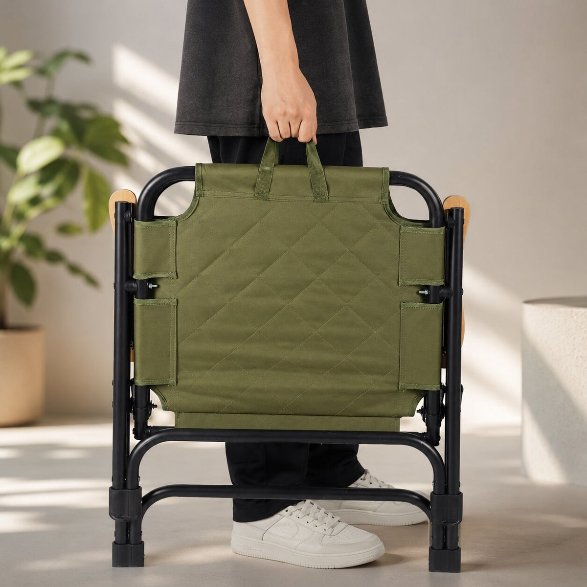 Comfortabele Buitenstoel met Versterkt Frame en Houten Armsteunen