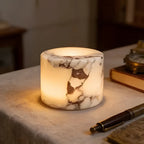 Marmeren Sfeerlamp met Draadloos Ontwerp en Sculpturale Uitstraling