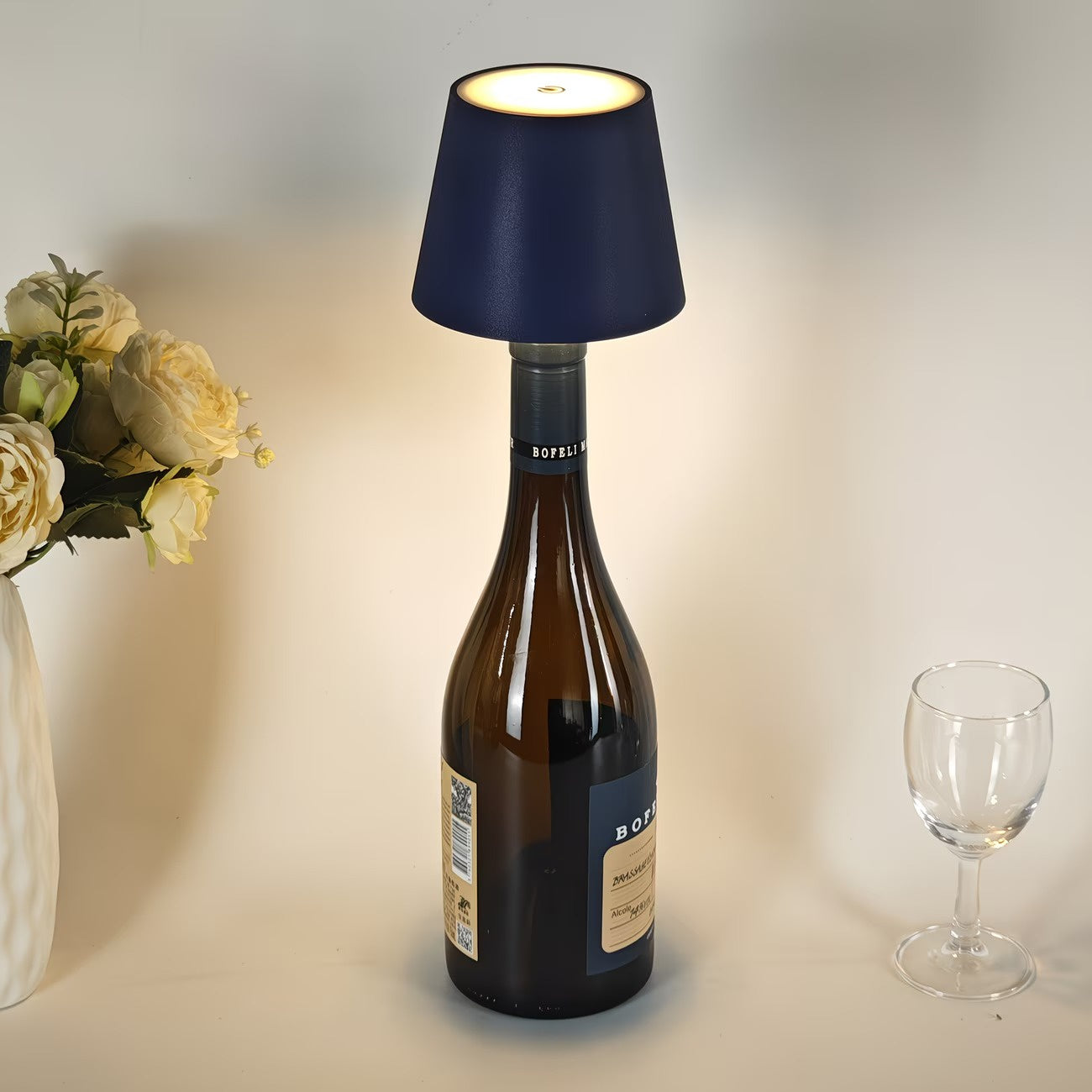 Flessen-Tafellamp met Taps Toelopende Kap