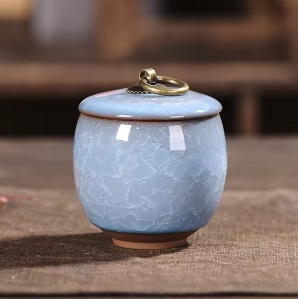 Keramische Urn Met Handgemaakte Afwerking En Duurzame Waterdichte Constructie