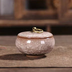Keramische Urn Met Handgemaakte Afwerking En Duurzame Waterdichte Constructie