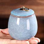 Keramische Urn Met Handgemaakte Afwerking En Duurzame Waterdichte Constructie