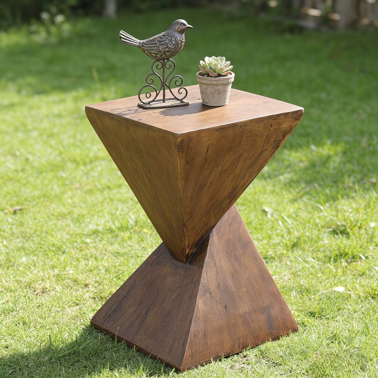 Geometrische Bijzettafel
