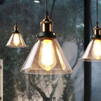 Vintage Hanglamp Met Antiekglazen Lampenkap