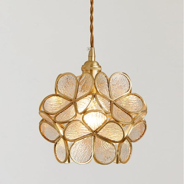 Bloemvormige Glazen Hanglamp Met Elegante En Sfeervolle Uitstraling