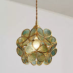 Bloemvormige Glazen Hanglamp Met Elegante En Sfeervolle Uitstraling