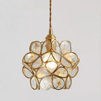 Bloemvormige Glazen Hanglamp Met Elegante En Sfeervolle Uitstraling