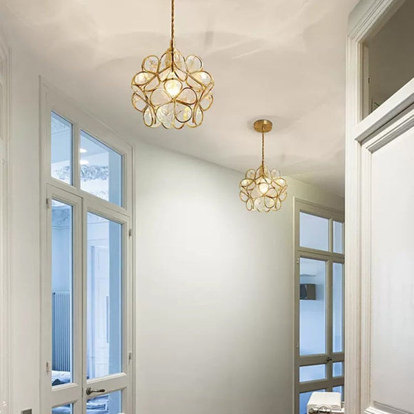 Bloemvormige Glazen Hanglamp Met Elegante En Sfeervolle Uitstraling