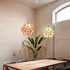 Bloemvormige Glazen Hanglamp Met Elegante En Sfeervolle Uitstraling