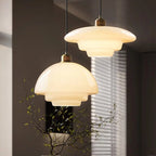 Hanglamp Art Deco met Gelaagde Glazen Kap en Messing Fitting
