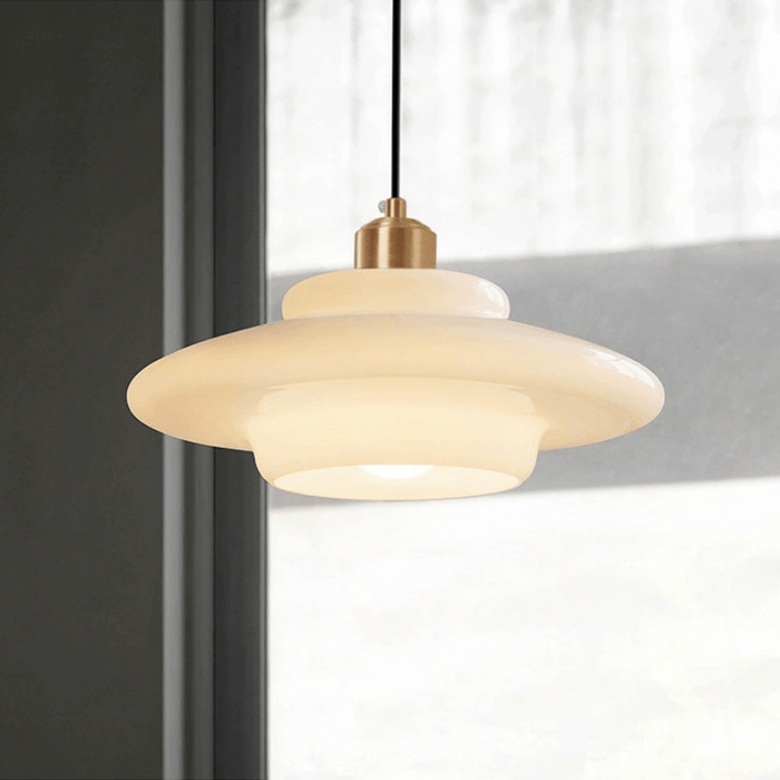 Hanglamp Art Deco met Gelaagde Glazen Kap en Messing Fitting