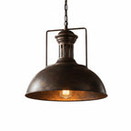 Industriële Hanglamp Met Brede Koepelkap En Landelijke Uitstraling