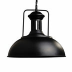 Industriële Hanglamp Met Brede Koepelkap En Landelijke Uitstraling