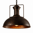 Industriële Hanglamp Met Brede Koepelkap En Landelijke Uitstraling