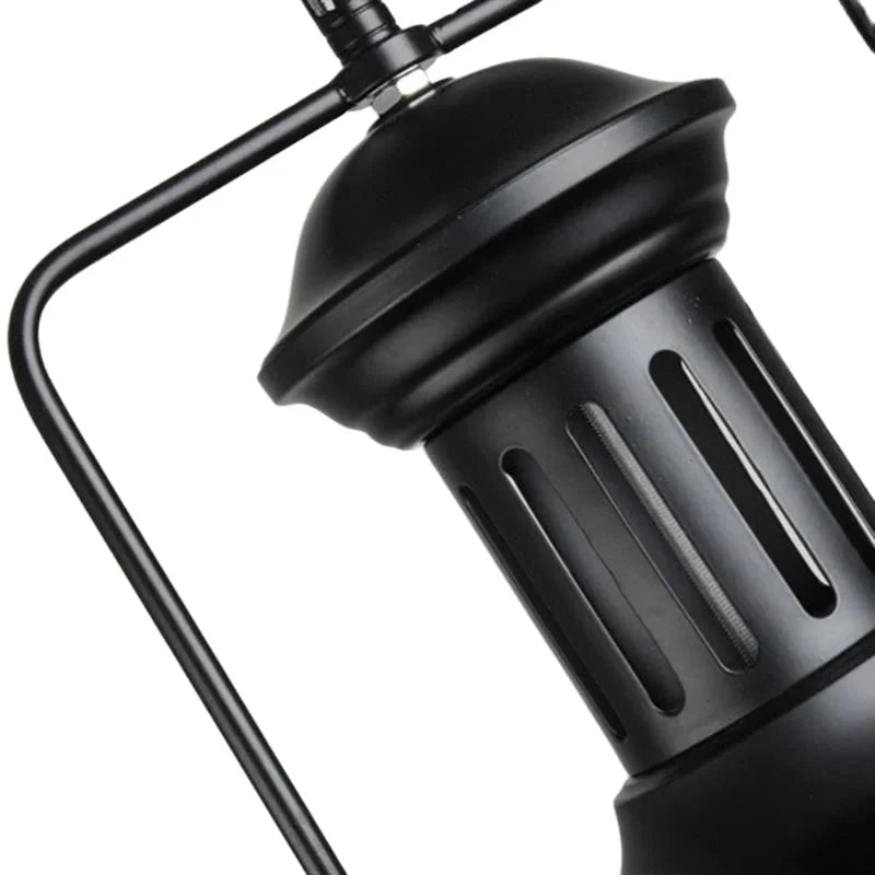 Industriële Hanglamp Met Brede Koepelkap En Landelijke Uitstraling