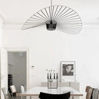 Minimalistische Hanglamp Met Open Draadframe En Hoedvormig Design