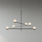 Moderne Hanglamp Met Glazen Bollen En Asymmetrisch Frame Voor Sfeervolle Verlichting