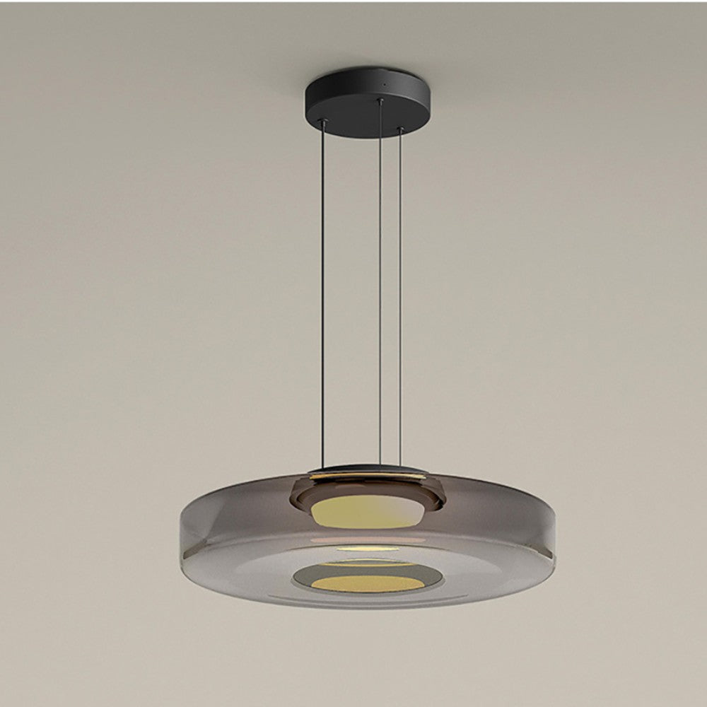 Moderne Hanglamp Met Gelaagde Glazen Kap Voor Warme Sfeerverlichting