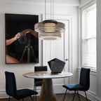 Moderne Hanglamp Met Gelaagde Glazen Kap Voor Warme Sfeerverlichting
