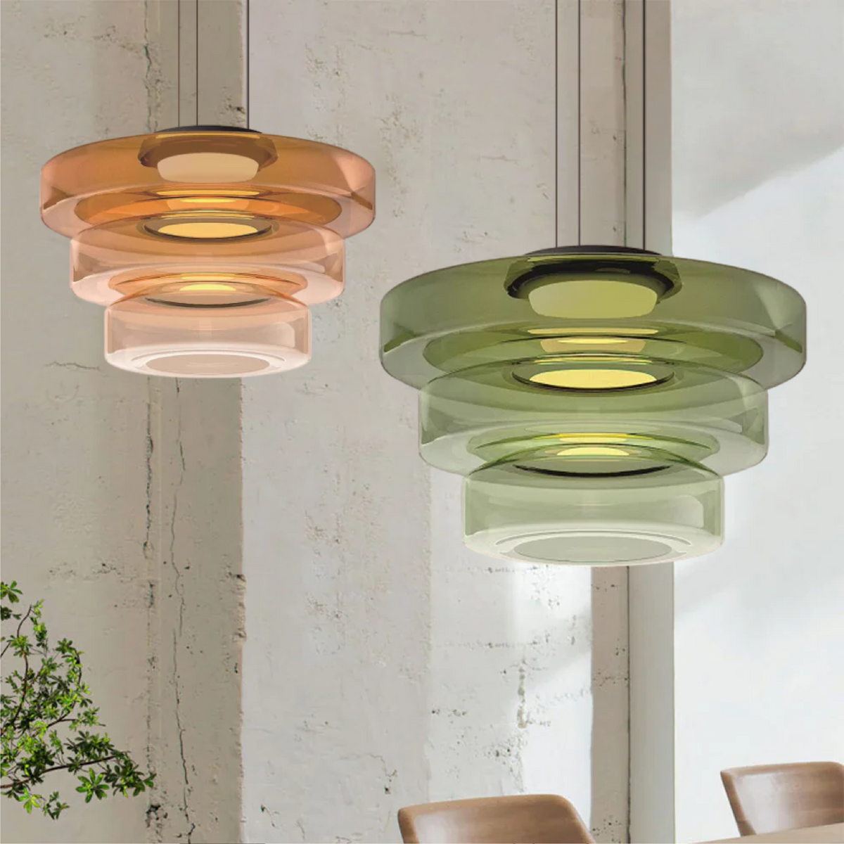 Moderne Hanglamp Met Gelaagde Glazen Kap Voor Warme Sfeerverlichting