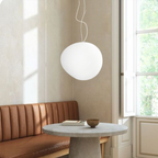 Scandinavische Hanglamp Met Organische Vorm En Melkglas Kap