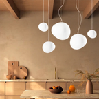 Scandinavische Hanglamp Met Organische Vorm En Melkglas Kap