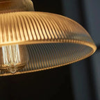 Vintage Hanglamp Met Geribbelde Glazen Kap Voor Sfeervolle Verlichting