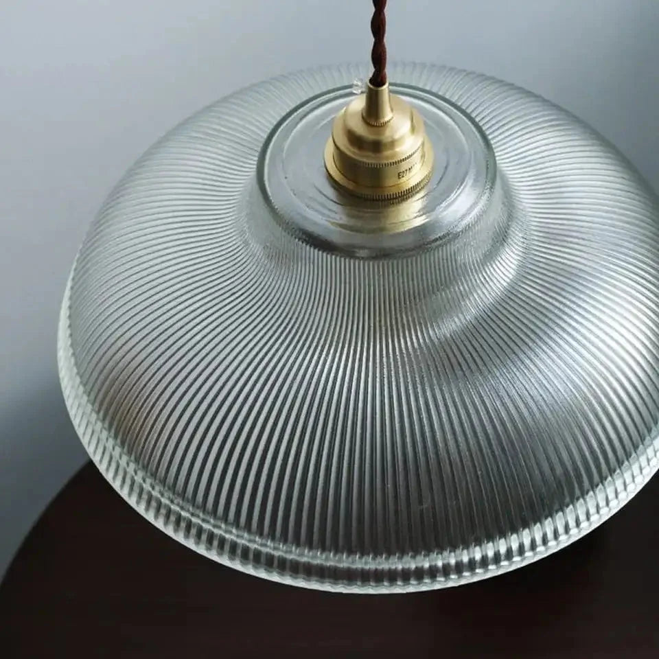 Vintage Hanglamp Met Geribbelde Glazen Kap Voor Sfeervolle Verlichting