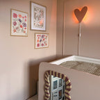 Hartvormige Houten Wandlamp voor Zachte Verlichting in Kinderkamers