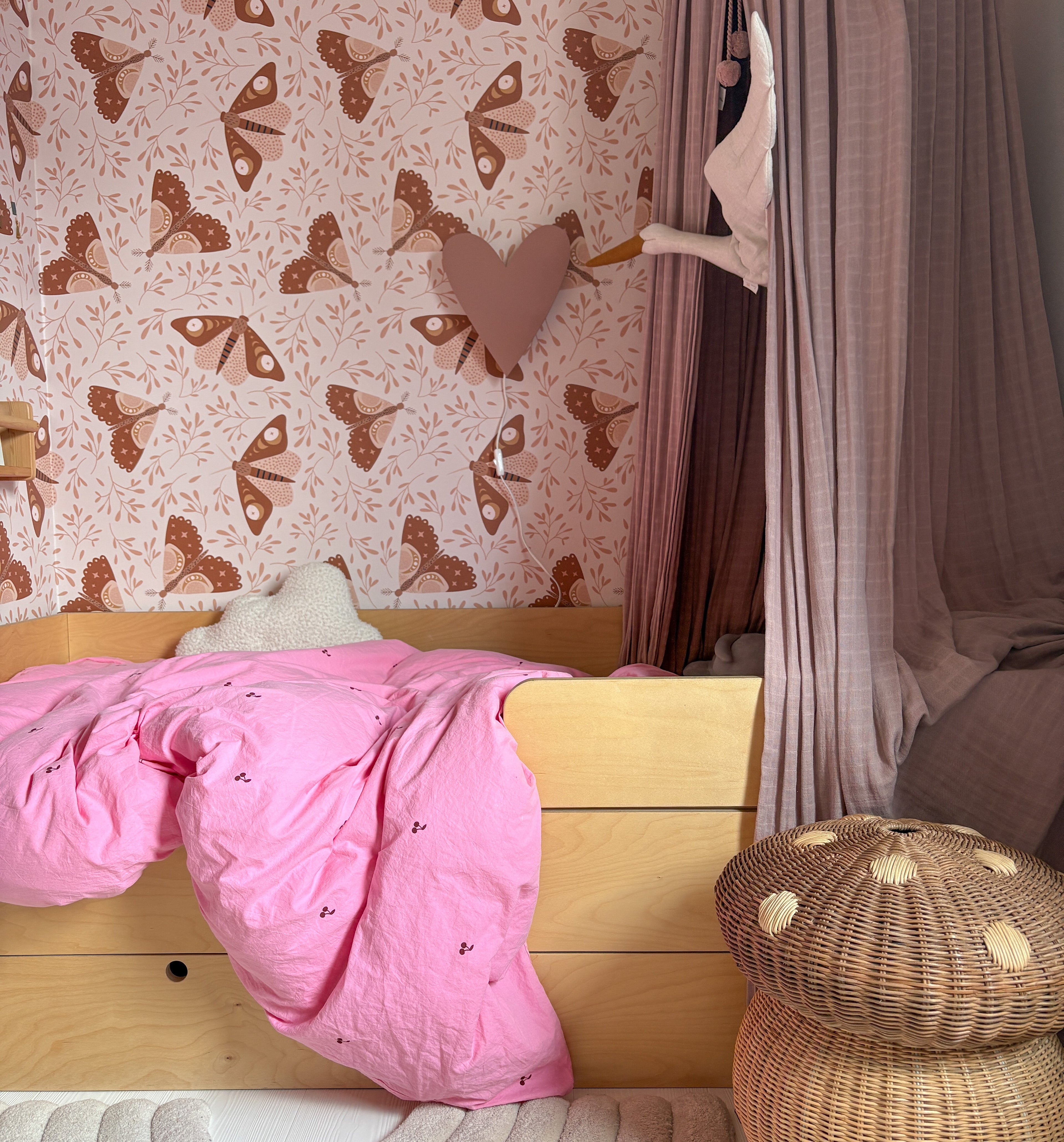Hartvormige Houten Wandlamp voor Zachte Verlichting in Kinderkamers