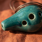 Handgevormde Keramische Ocarina met Natuurlijke Afwerking en Comfortabele Speelvorm