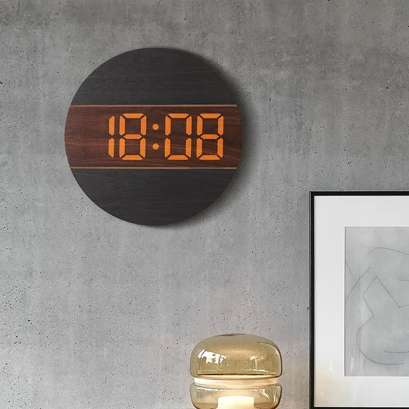 Wandklok met LED‑Display en Houten Ontwerp