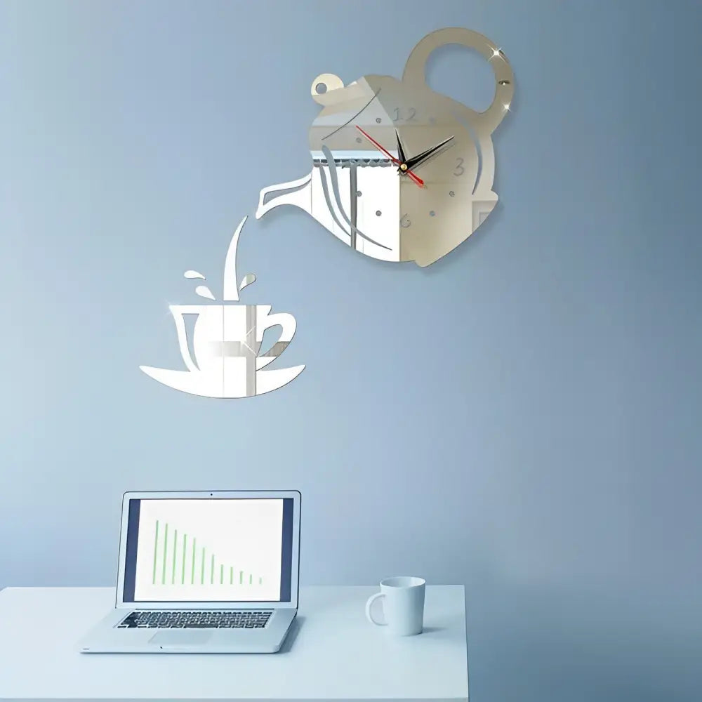Wandklok met Thee‑ en Koffiesilhouet en Stil Quartzmechanisme