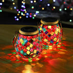 Solar Buitenlamp Met Gekleurd Glas En Sfeervolle Lichtpatronen