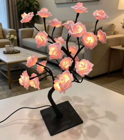 Decoratieve Lilietaklamp met Sculpturale Stam en Warm LED‑Lichtaccent