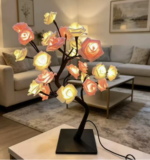 Decoratieve Lilietaklamp met Sculpturale Stam en Warm LED‑Lichtaccent