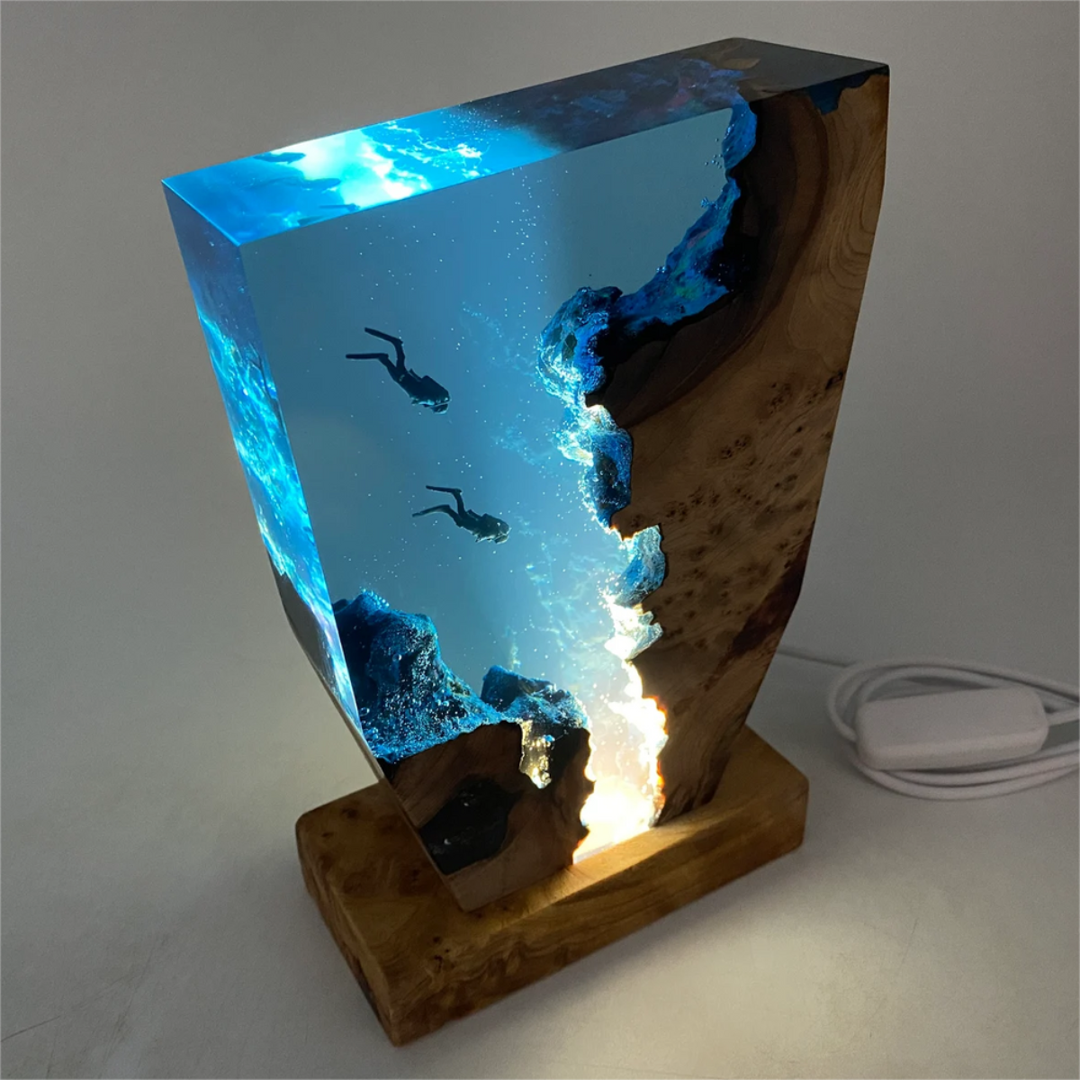 Epoxy Tafellamp Met Onderwaterdesign Voor Sfeervolle Verlichting En Interieurdecoratie