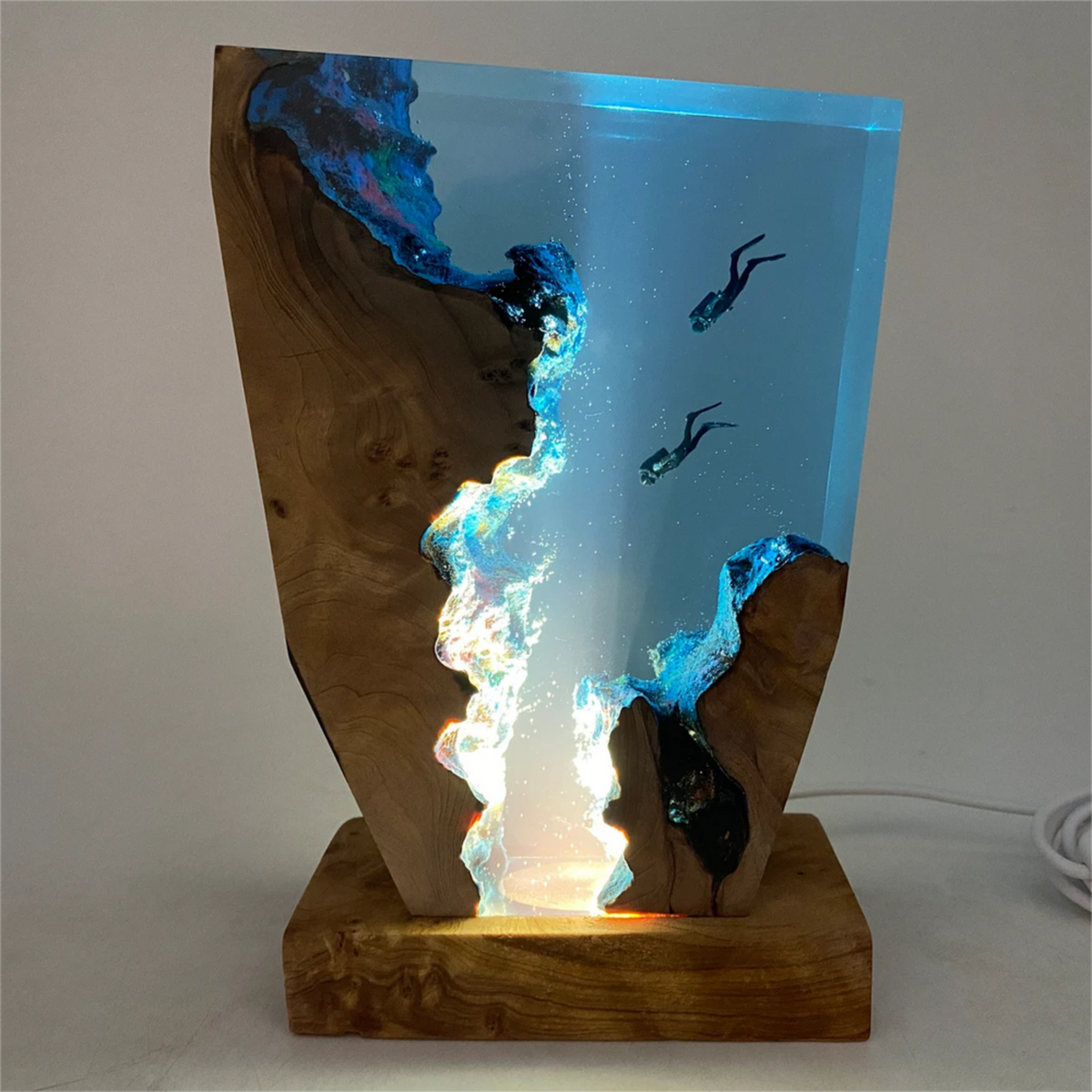 Epoxy Tafellamp Met Onderwaterdesign Voor Sfeervolle Verlichting En Interieurdecoratie