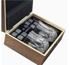 Whiskeyset met Kristallen Glazen en Granieten Koelstenen in Houten Geschenkdoos