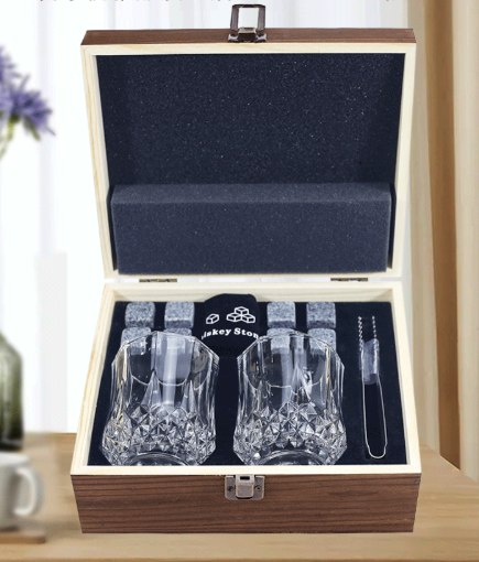 Whiskeyset met Kristallen Glazen en Granieten Koelstenen in Houten Geschenkdoos