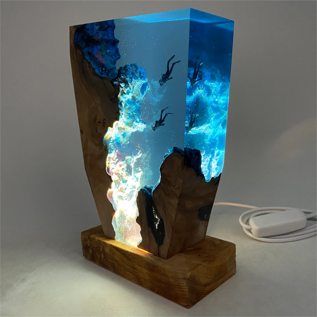 Epoxy Tafellamp Met Onderwaterdesign Voor Sfeervolle Verlichting En Interieurdecoratie