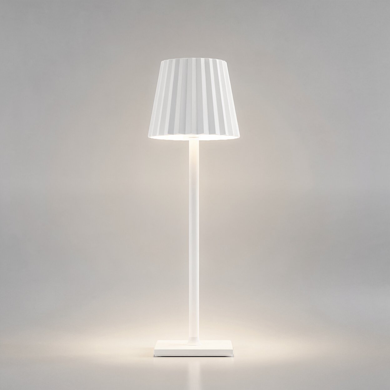 Draadloze LED Tafellamp met Touchbediening voor Binnen en Buiten Gebruik